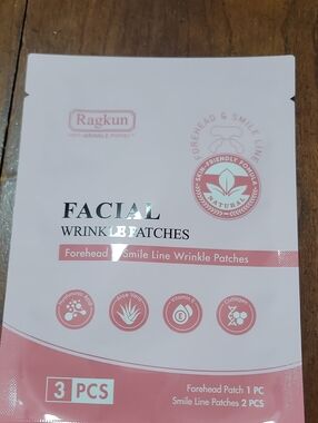 Facial wrinkle patches
